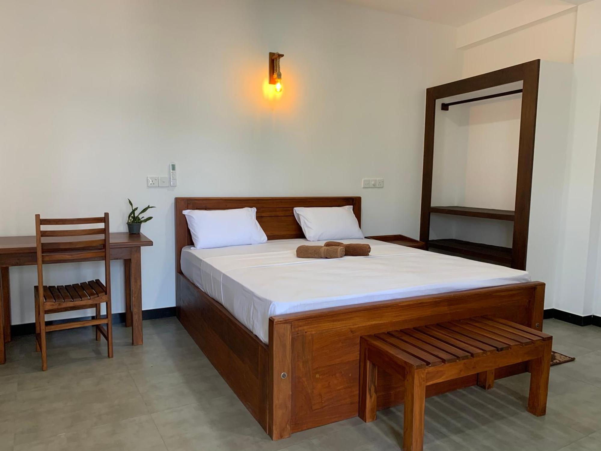 Ceylon Surf Guest And Restaurant Bed & Breakfast Weligama Exterior foto