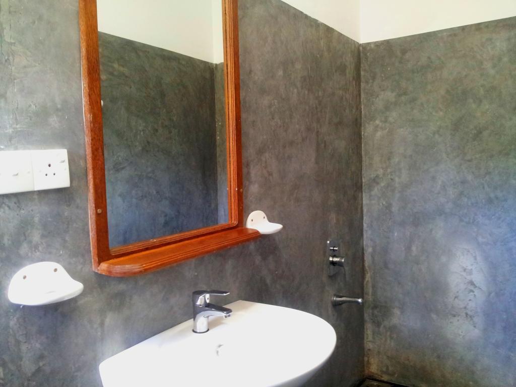 Ceylon Surf Guest And Restaurant Bed & Breakfast Weligama Cameră foto