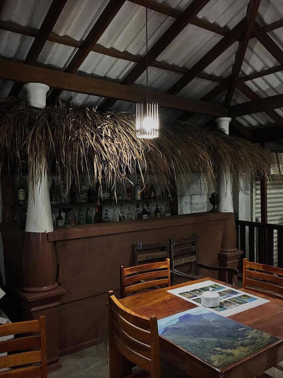 Ceylon Surf Guest And Restaurant Bed & Breakfast Weligama Exterior foto