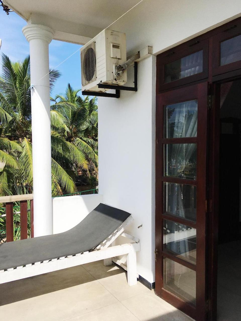 Ceylon Surf Guest And Restaurant Bed & Breakfast Weligama Exterior foto